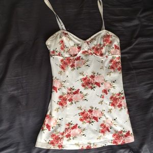 Floral Tank Top 🌿🌹